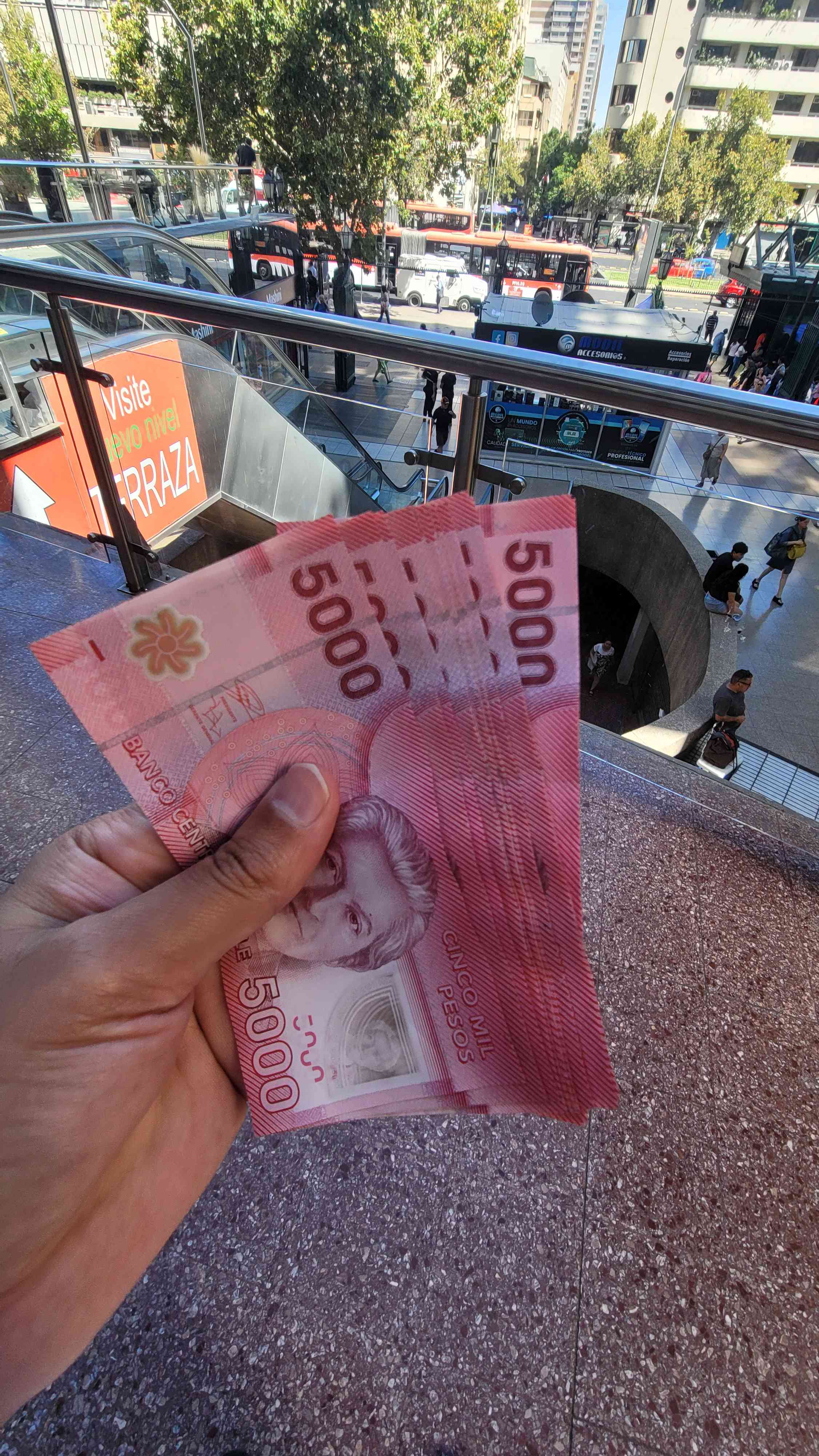 withdraw money in chile using US debit credit cord