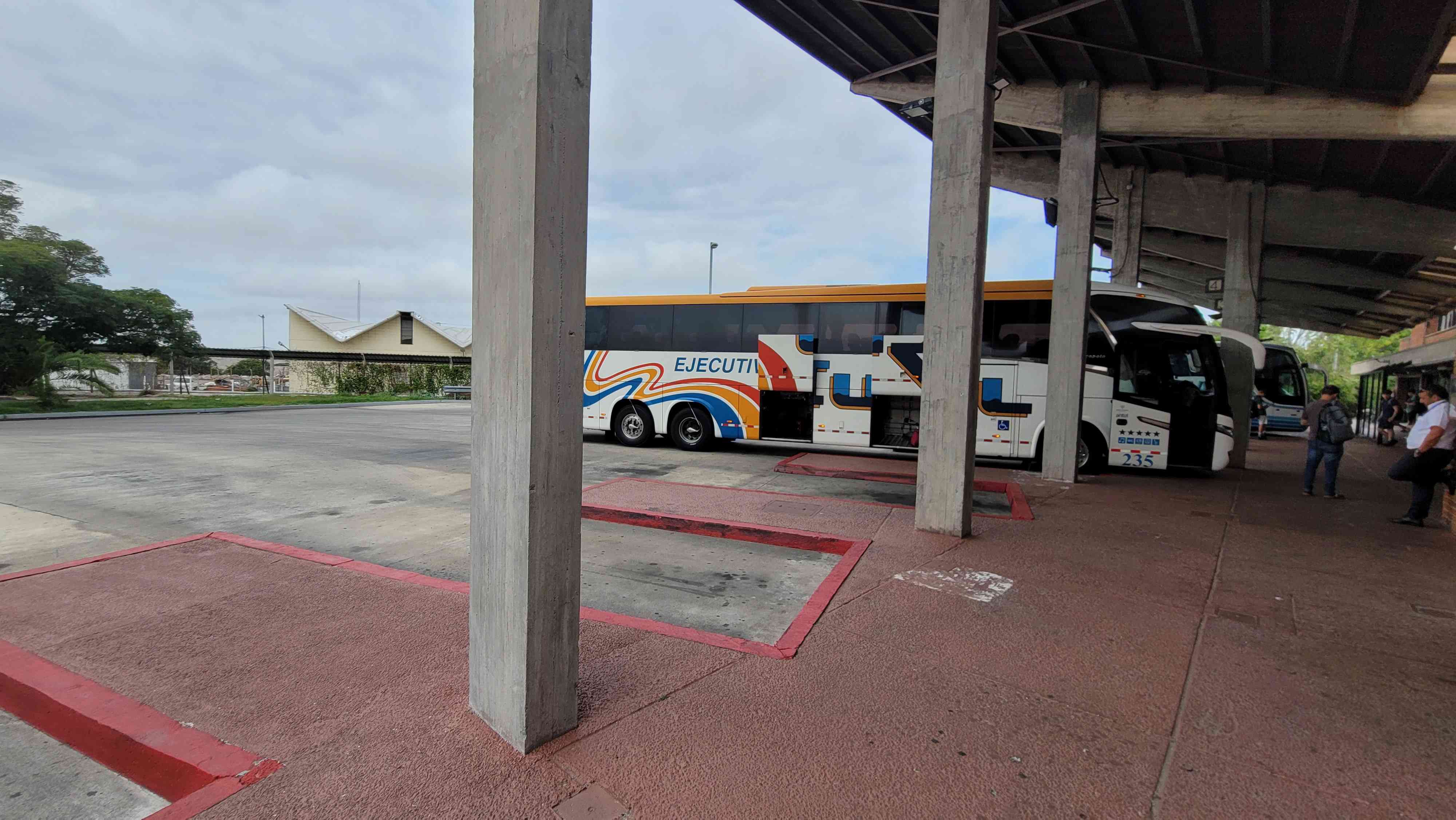 Traveling from Colonia de Sacramento to Montevideo Uruguay by bus